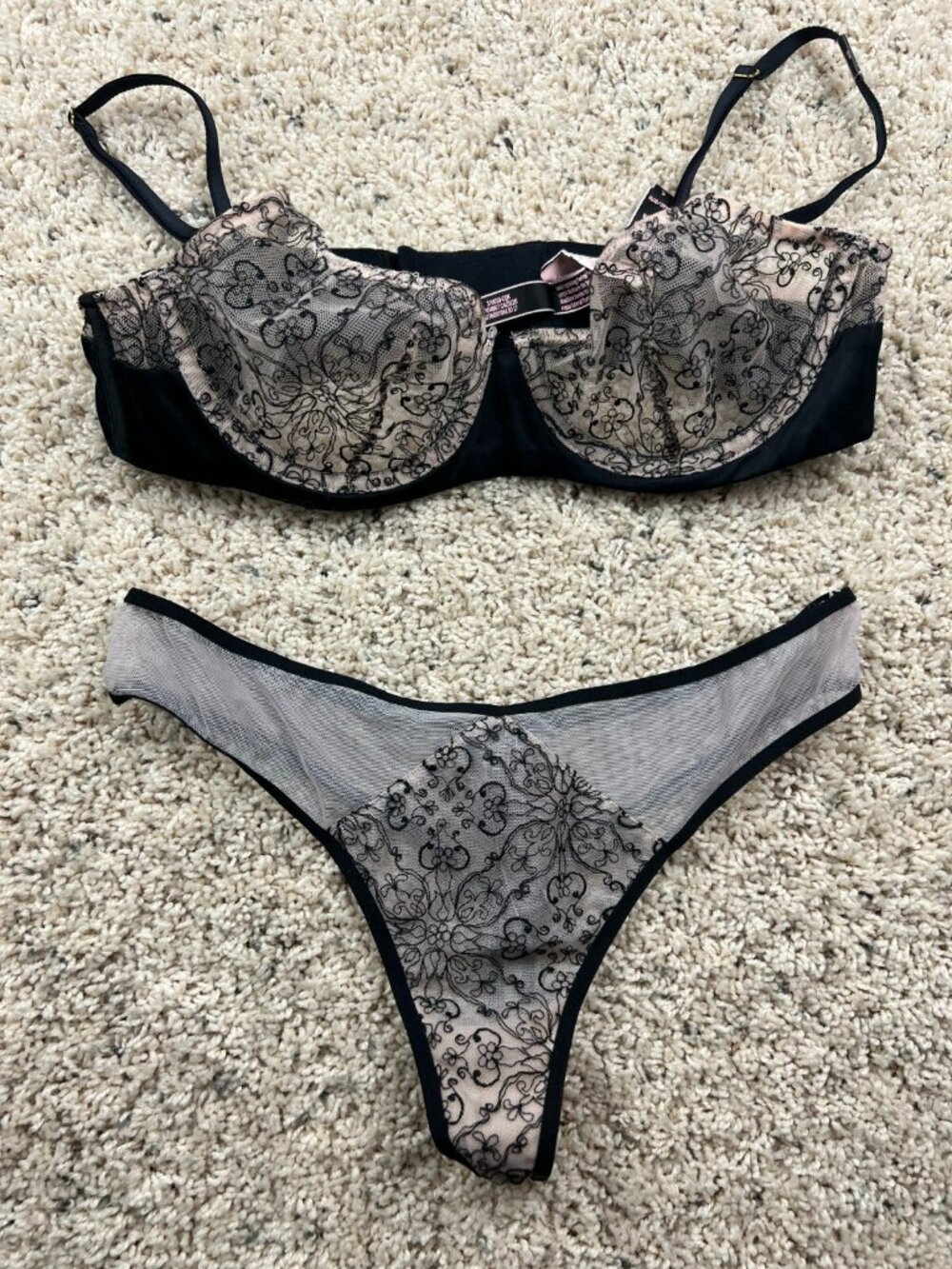 Victoria's Secret VERY SEXY Lace Unlined Demi Bra Set With Panties Valentines
